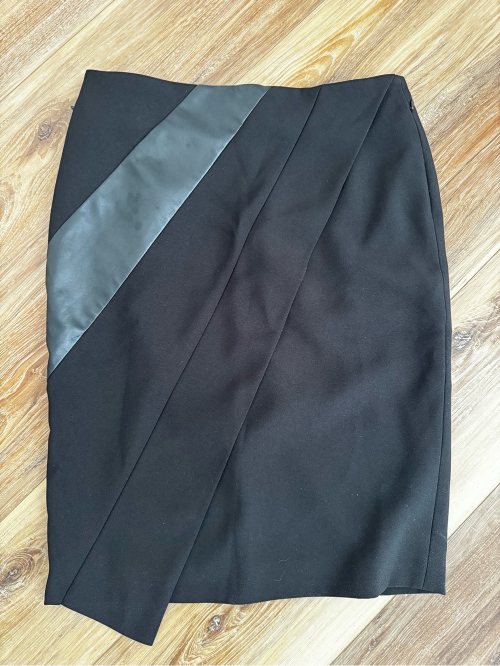 Elizabeth & Clarke- The Robert Pencil Skirt